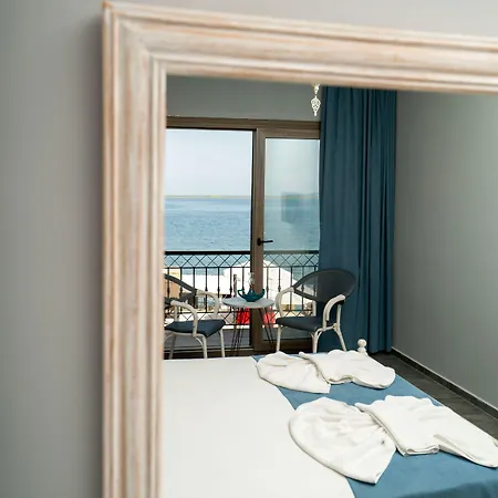 Cunda Mira Butik Couette-café Ayvalı
