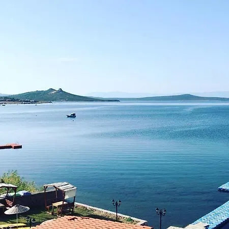 Cunda Mira Butik Couette-café Ayvalı