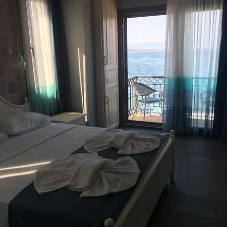 Cunda Mira Butik فندق مبيت وإفطار *